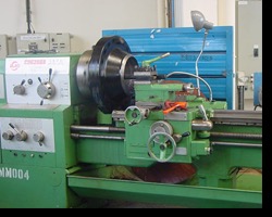 Lathe Machine -
560mm x 2000mm